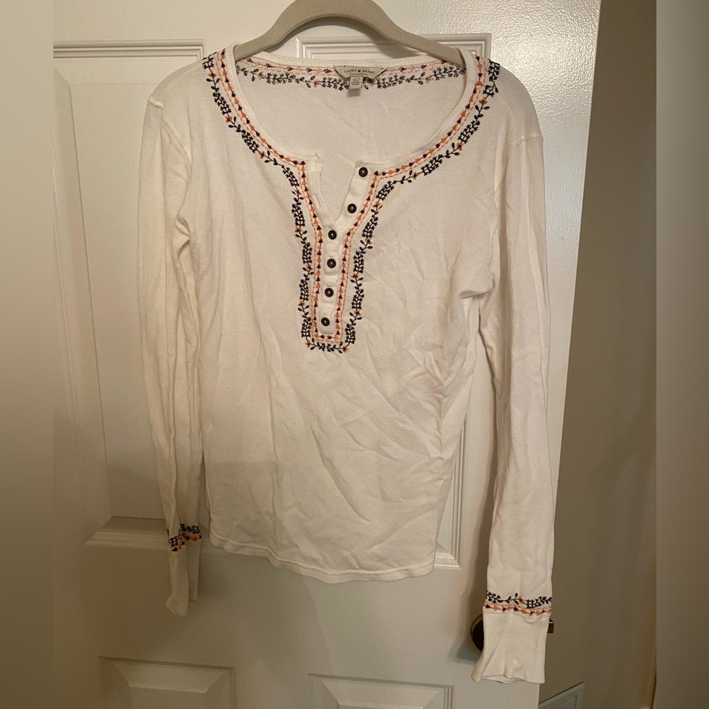 Luck brand white long sleeve small embroidery